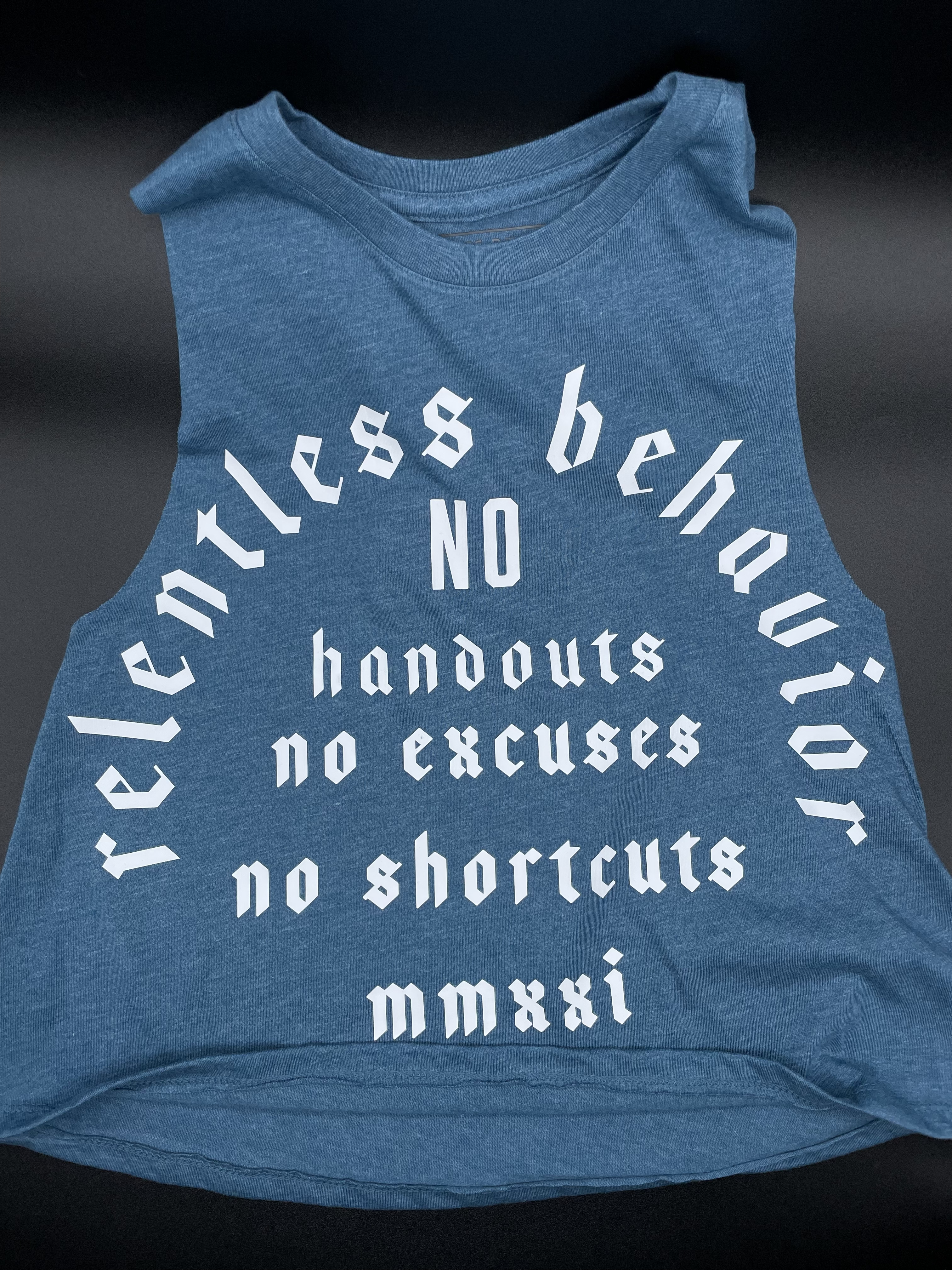 NO HANDOUTS CROP TANK